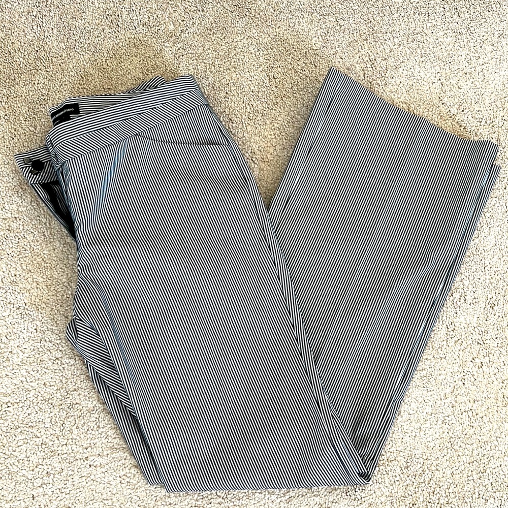 Express Design Studio Size 4 Whit Out Tag - image 4